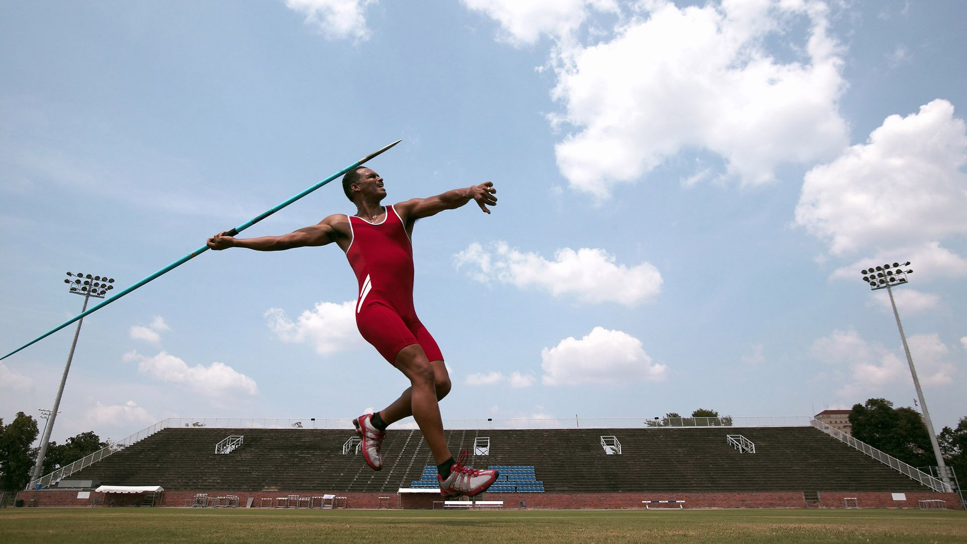 九游-星空夜跑，感受宁静中的运动魅力，星空下跑步图片